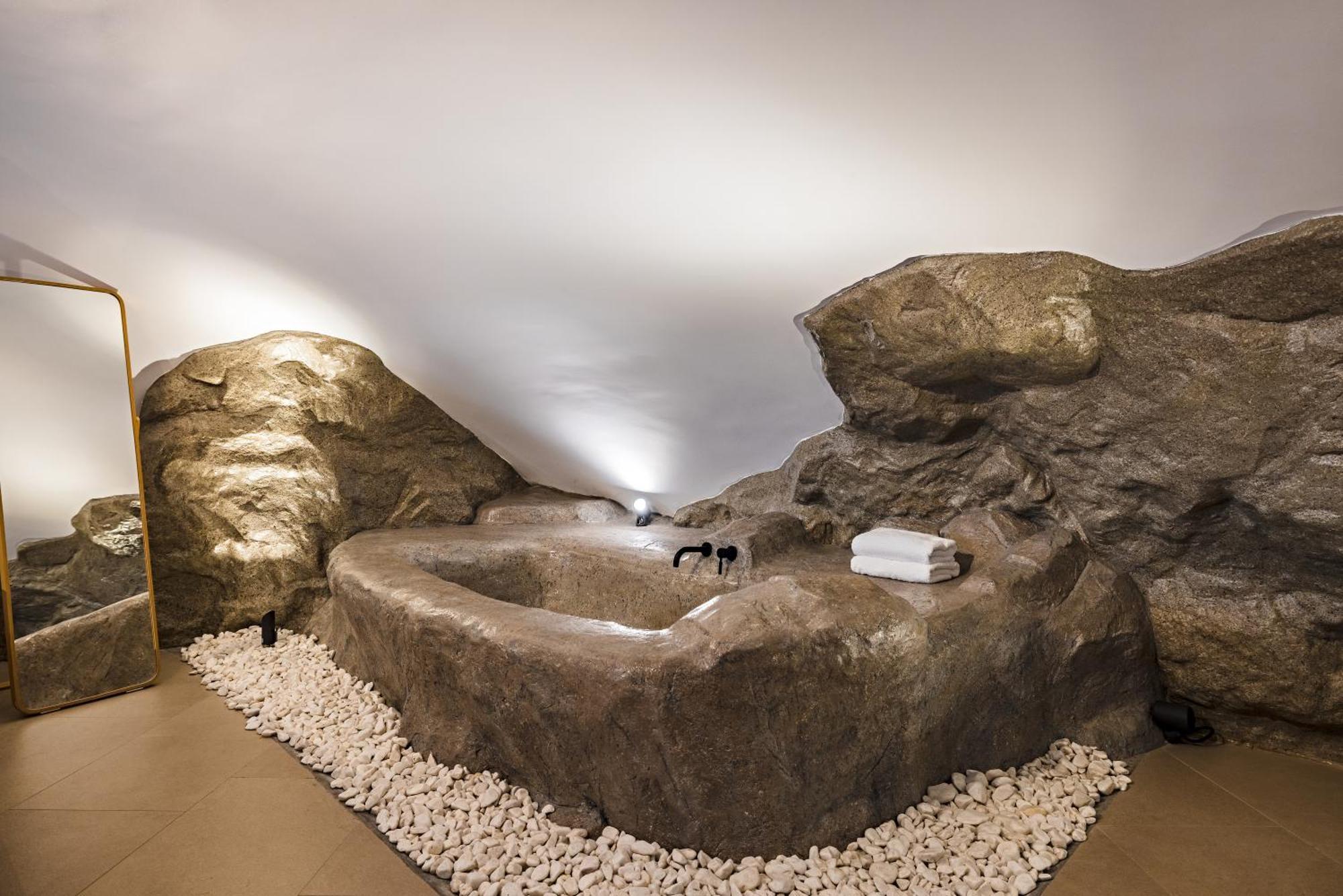 Rocabella Quadruple Suite Caldera View with Outdoor Mini Plunge Pool